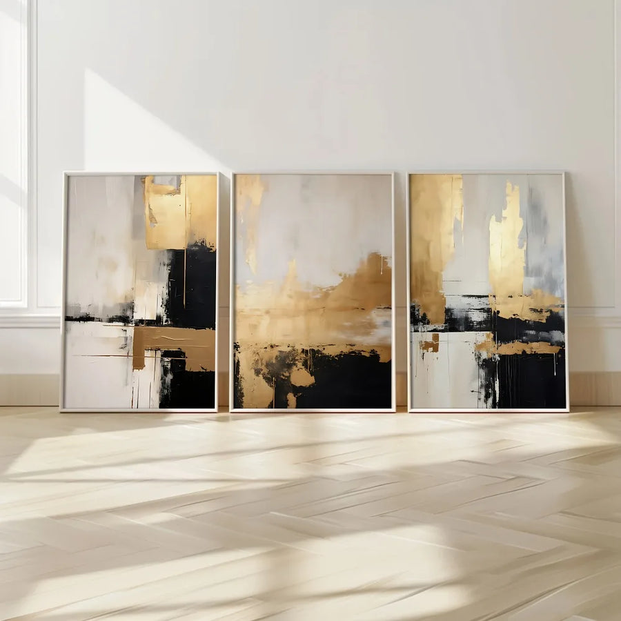Triptyque abstrait Éclat d'or Héléa, trois toiles beige et noir traversées d'une bande dorée